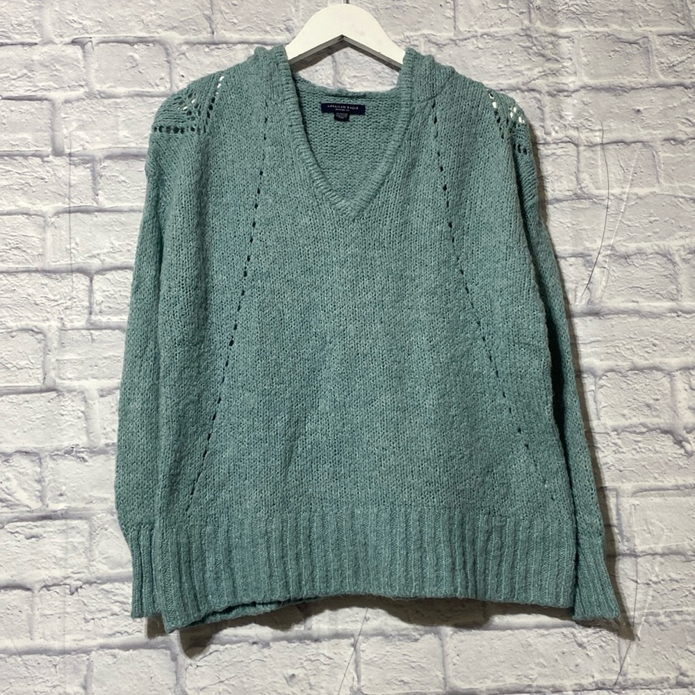 American Eagle sweater